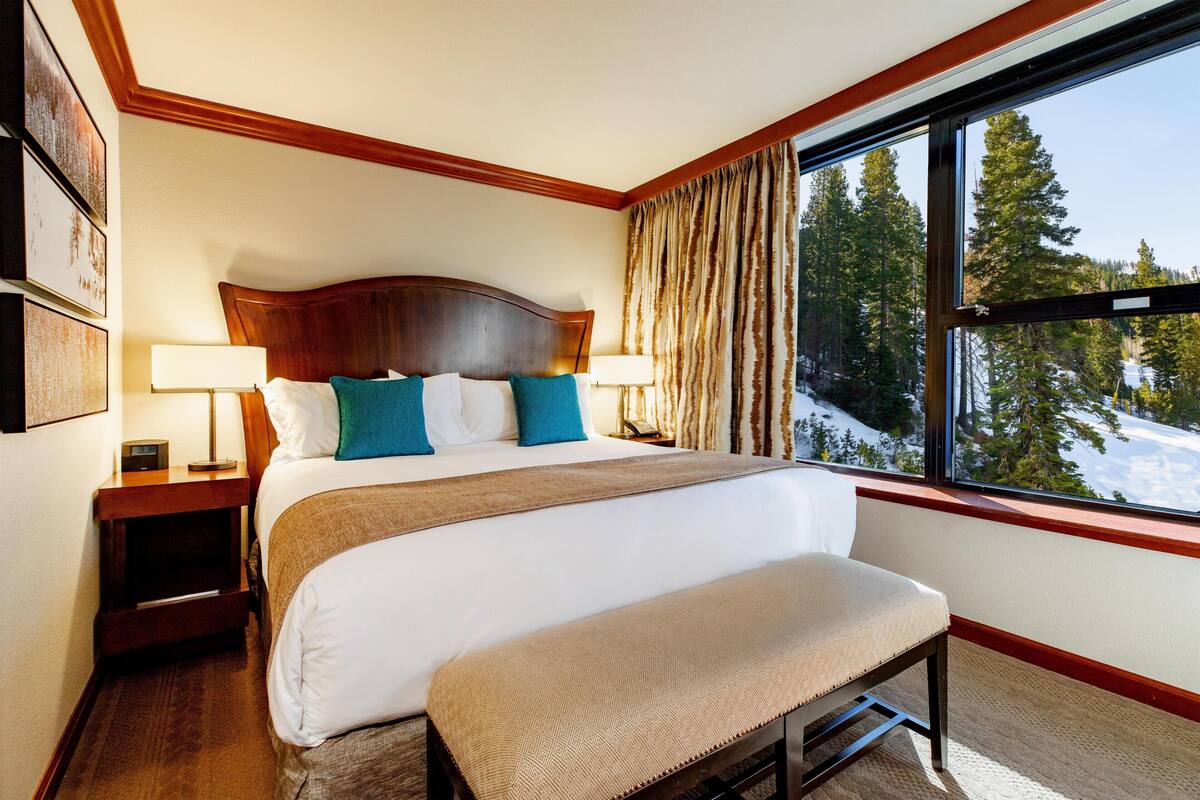 Premium bedding, in-room safe, desk, blackout curtains