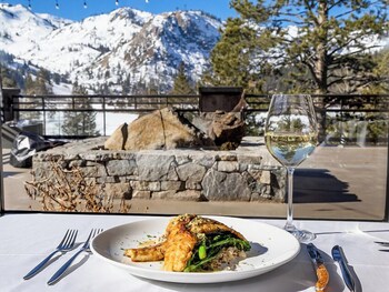 Food and drink at Everline Resort and Spa, Lake Tahoe