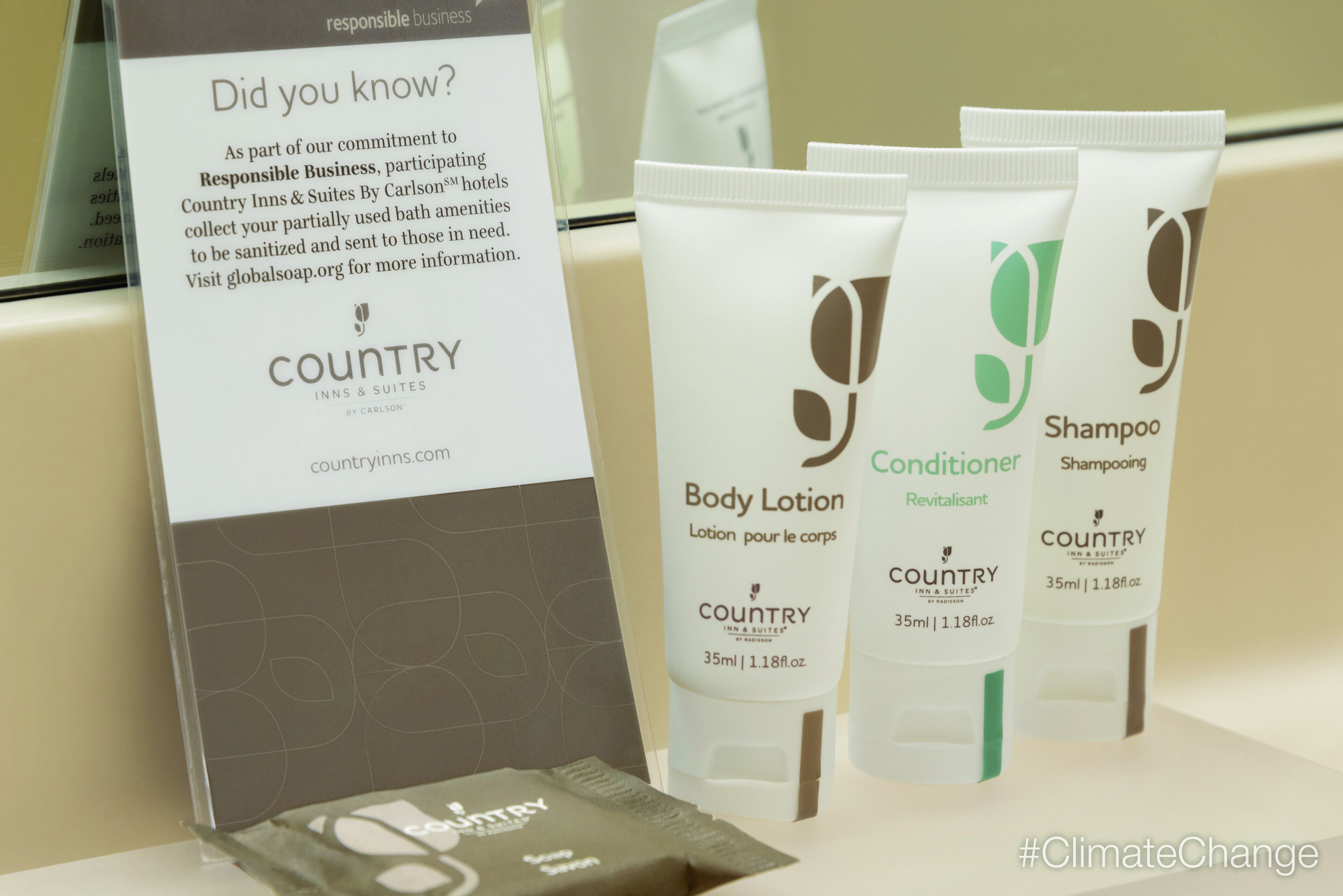 combined shower/bathtub, eco-friendly toiletries, hair dryer, towels