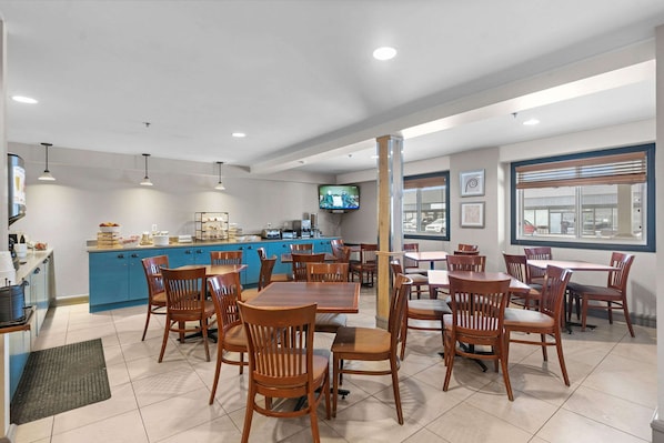 Free daily continental breakfast