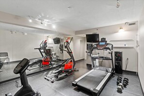 Fitness facility - Country Inn & Suites by Radisson, Saskatoon, SK (Saskatoon)