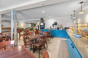 Desayuno continental incluido todos los días