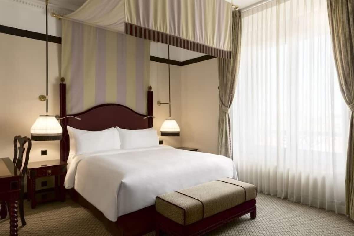 Premium bedding, in-room safe, desk, blackout curtains