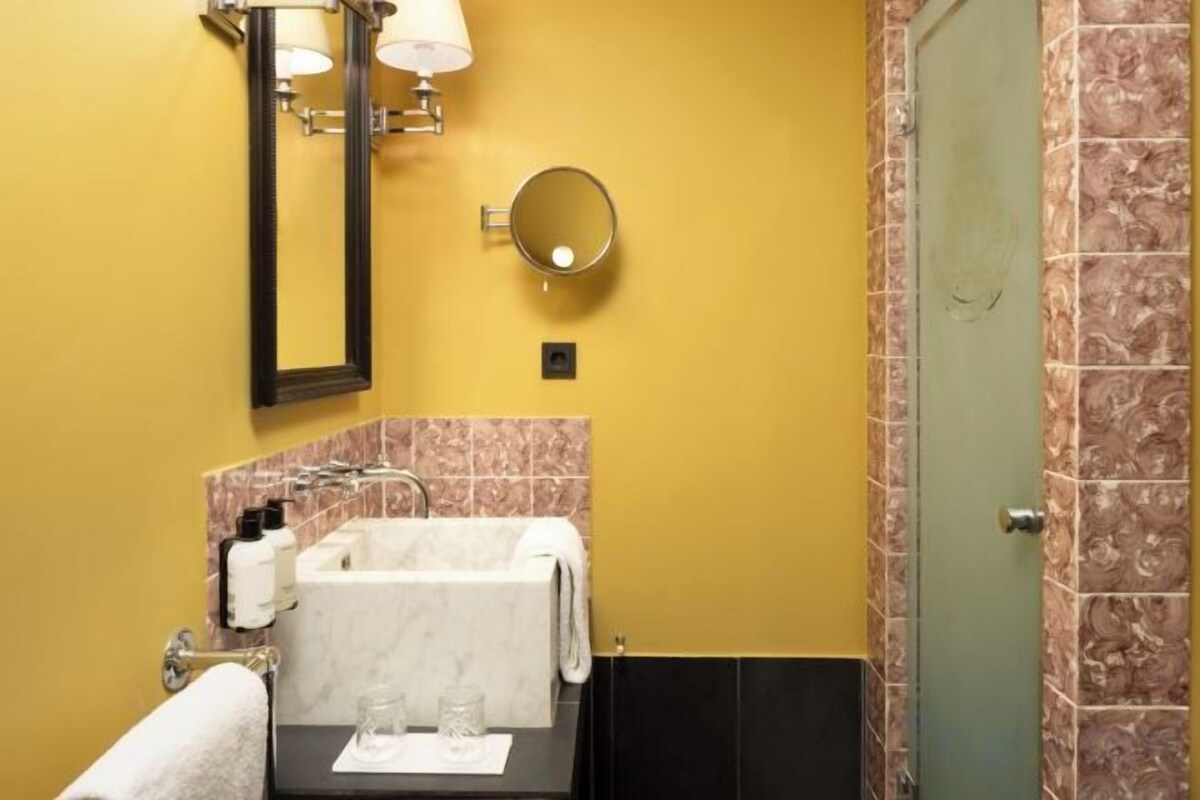 Bathroom | Free toiletries, hair dryer, bathrobes, slippers