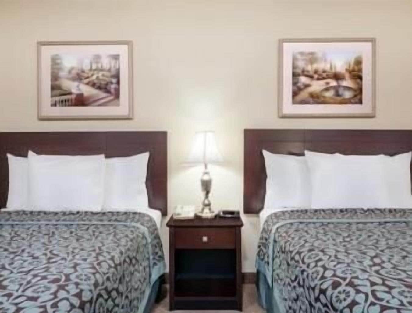 Foto - Days Inn by Wyndham Indianapolis Northeast