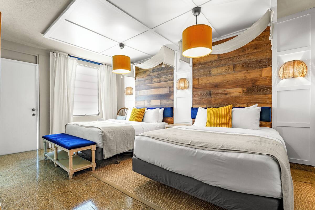 Standaard tweepersoonskamer, 2 queensize bedden, balkon, uitzicht op lagune | Pillowtop-bedden, een kluis op de kamer, verduisterende gordijnen
