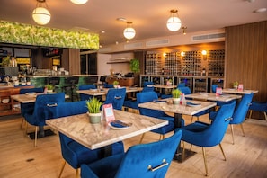 Breakfast area - Abitta Condado (San Juan)