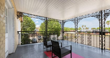 Super 8 by Wyndham New Orleans