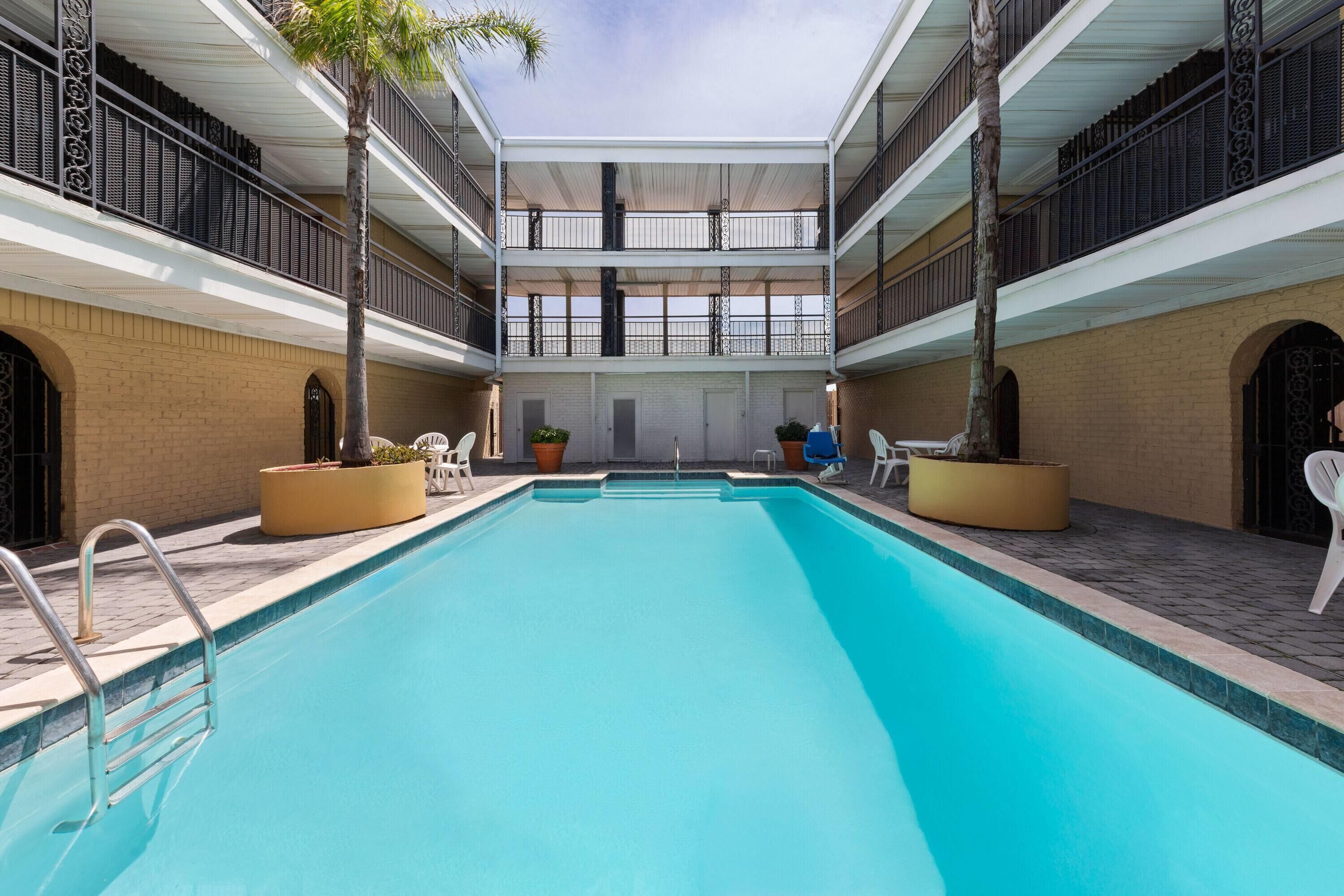 季節限定屋外プール