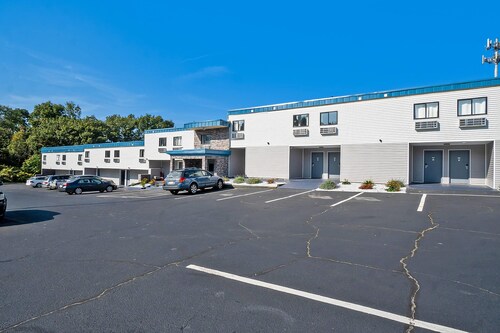 Days Inn by Wyndham Moosic