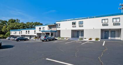 Days Inn by Wyndham Moosic