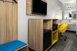 Room, 2 Double Beds, Smoking | Desk, laptop workspace, iron/ironing board, free WiFi - Days Inn by Wyndham Moosic (Moosic)