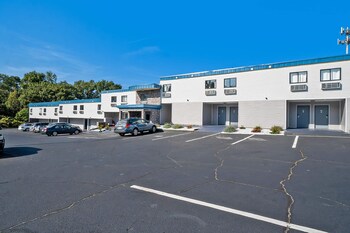 Days Inn by Wyndham Moosic