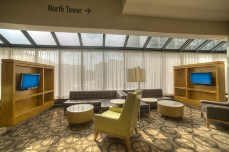 DoubleTree by Hilton Washington DC Crystal City - Image 50