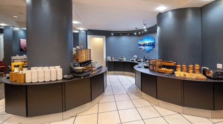 DoubleTree by Hilton Washington DC Crystal City - Image 28