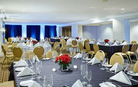 DoubleTree by Hilton Washington DC Crystal City - Image 93