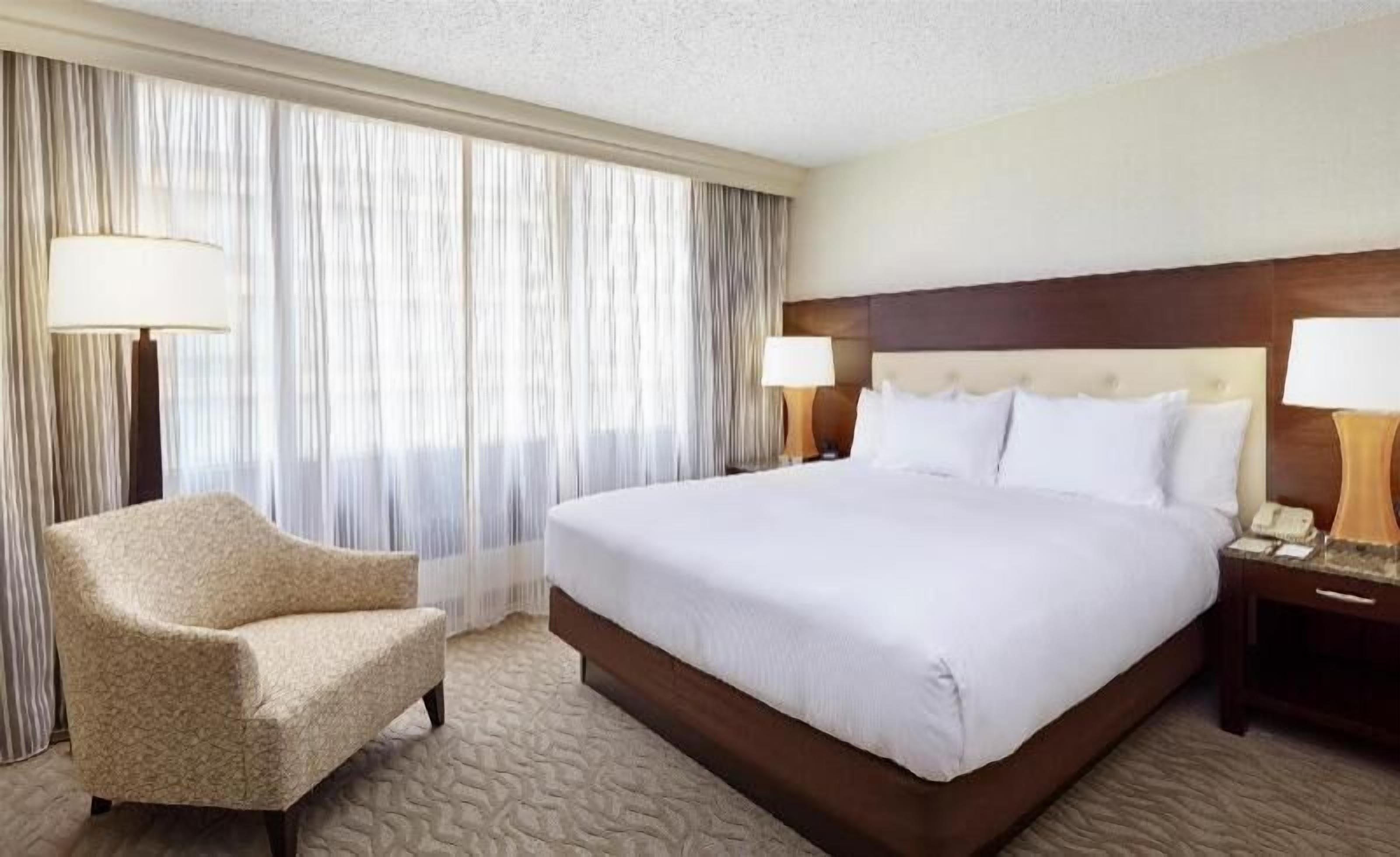 Premium bedding, in-room safe, desk, free cots/infant beds