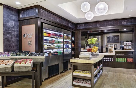 DoubleTree by Hilton Washington DC Crystal City - Image 33
