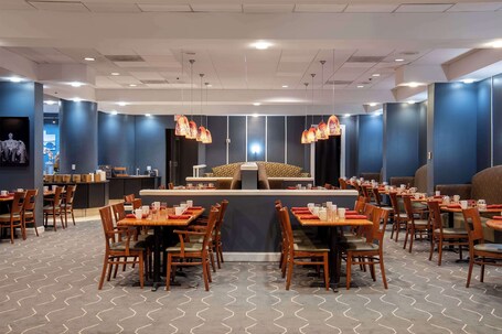 DoubleTree by Hilton Washington DC Crystal City - Image 77