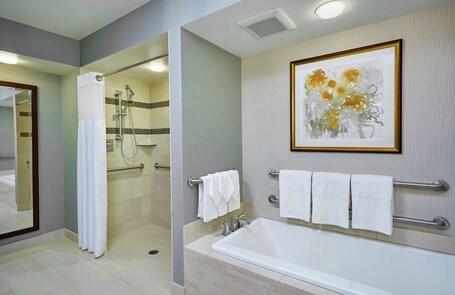 DoubleTree by Hilton Washington DC Crystal City - Image 89