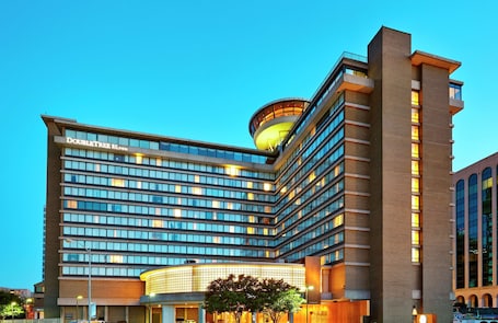 DoubleTree by Hilton Washington DC Crystal City - Image 4