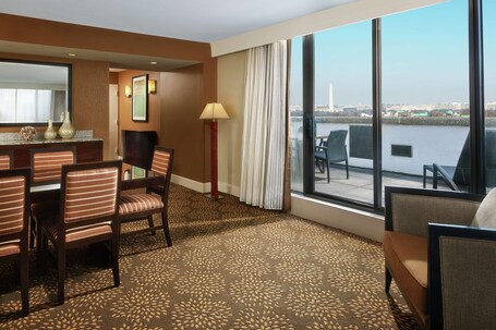 DoubleTree by Hilton Washington DC Crystal City - Image 48