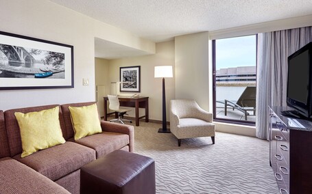 DoubleTree by Hilton Washington DC Crystal City - Image 42