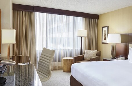 DoubleTree by Hilton Washington DC Crystal City - Image 15