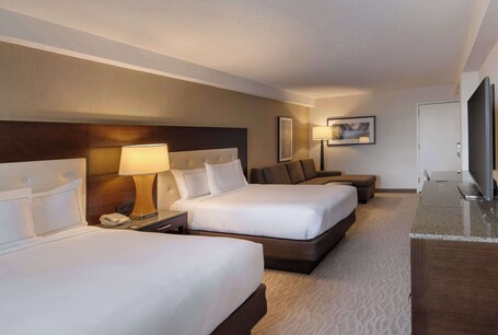 DoubleTree by Hilton Washington DC Crystal City - Image 17