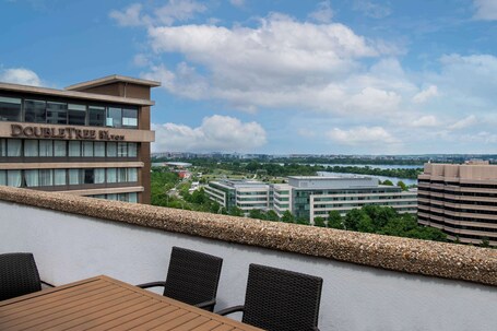 DoubleTree by Hilton Washington DC Crystal City - Image 20