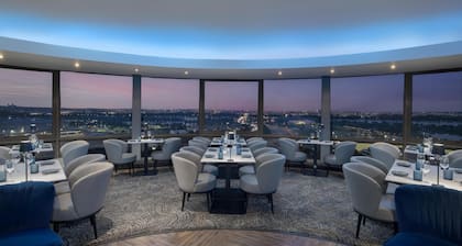 DoubleTree by Hilton Washington DC - Crystal City