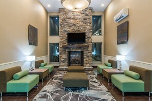 Lobby - Wyndham Garden Cross Lanes Charleston (Cross Lanes)