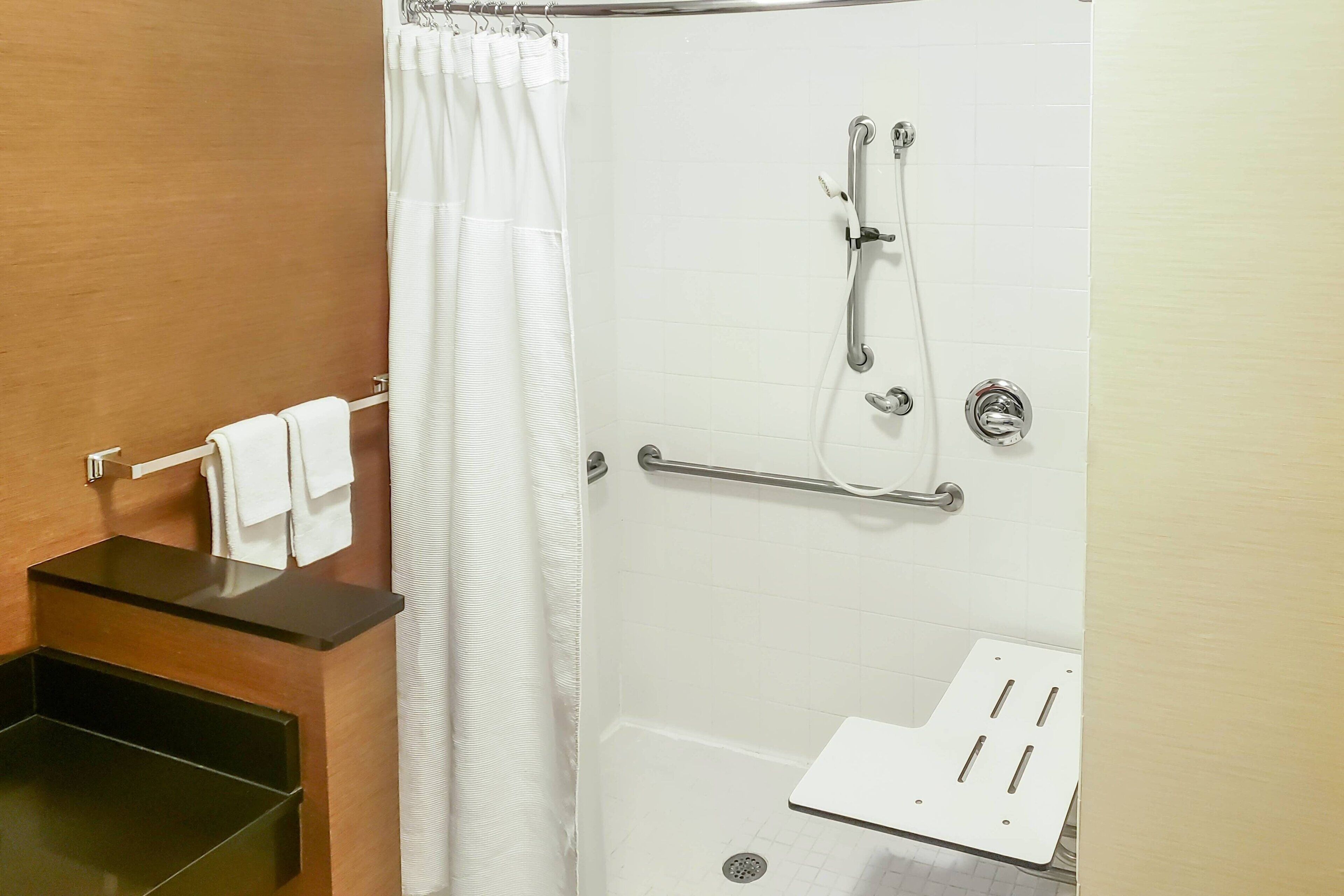 combined shower/bathtub, free toiletries, hair dryer, towels