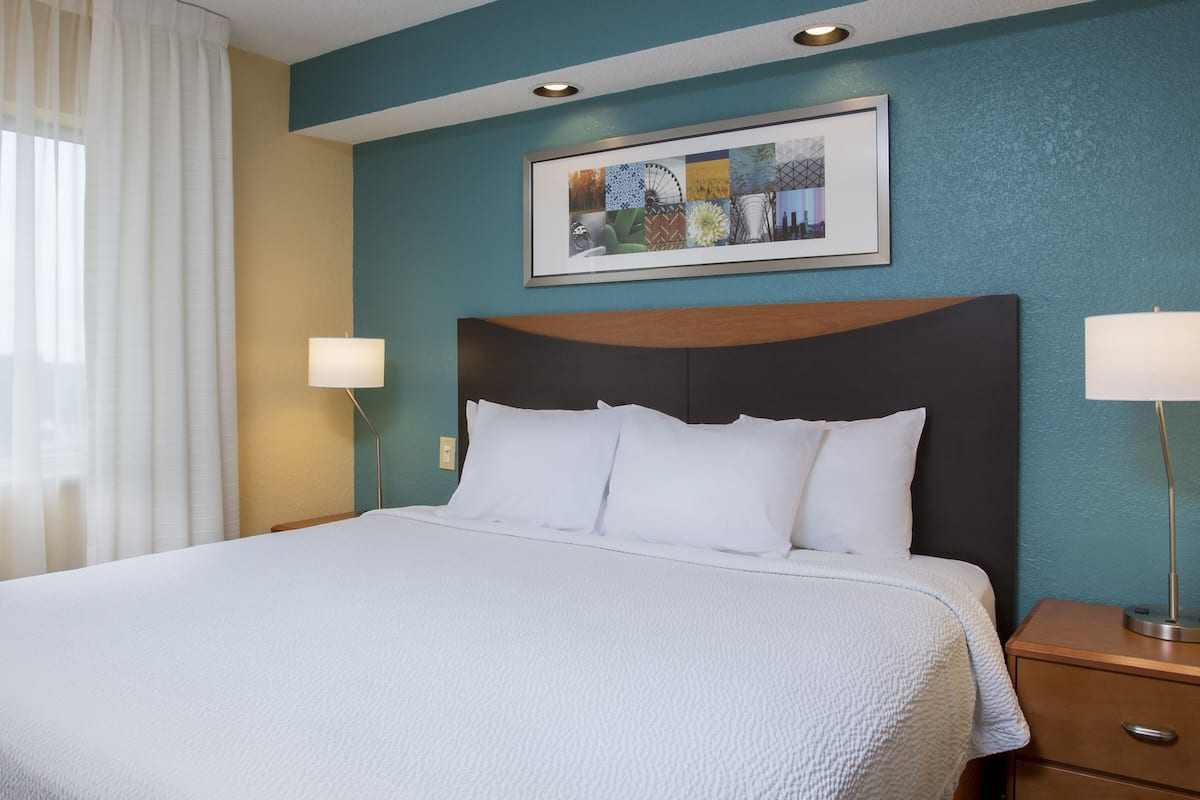 premium bedding, individually decorated, individually furnished, desk