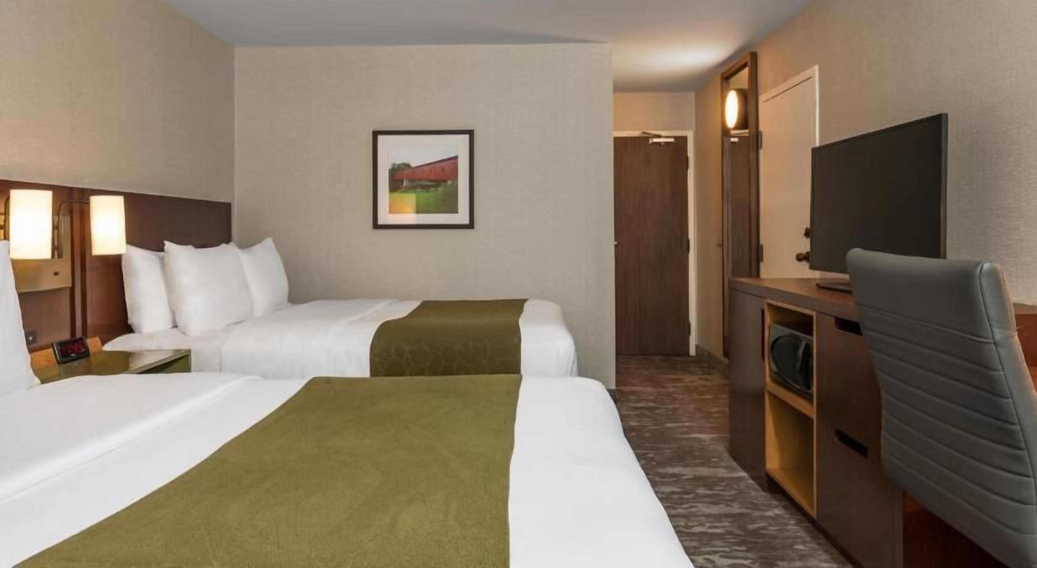 Premium bedding, Select Comfort beds, desk, blackout drapes