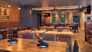 Restaurant - Four Points by Sheraton Toronto Airport East (Toronto)