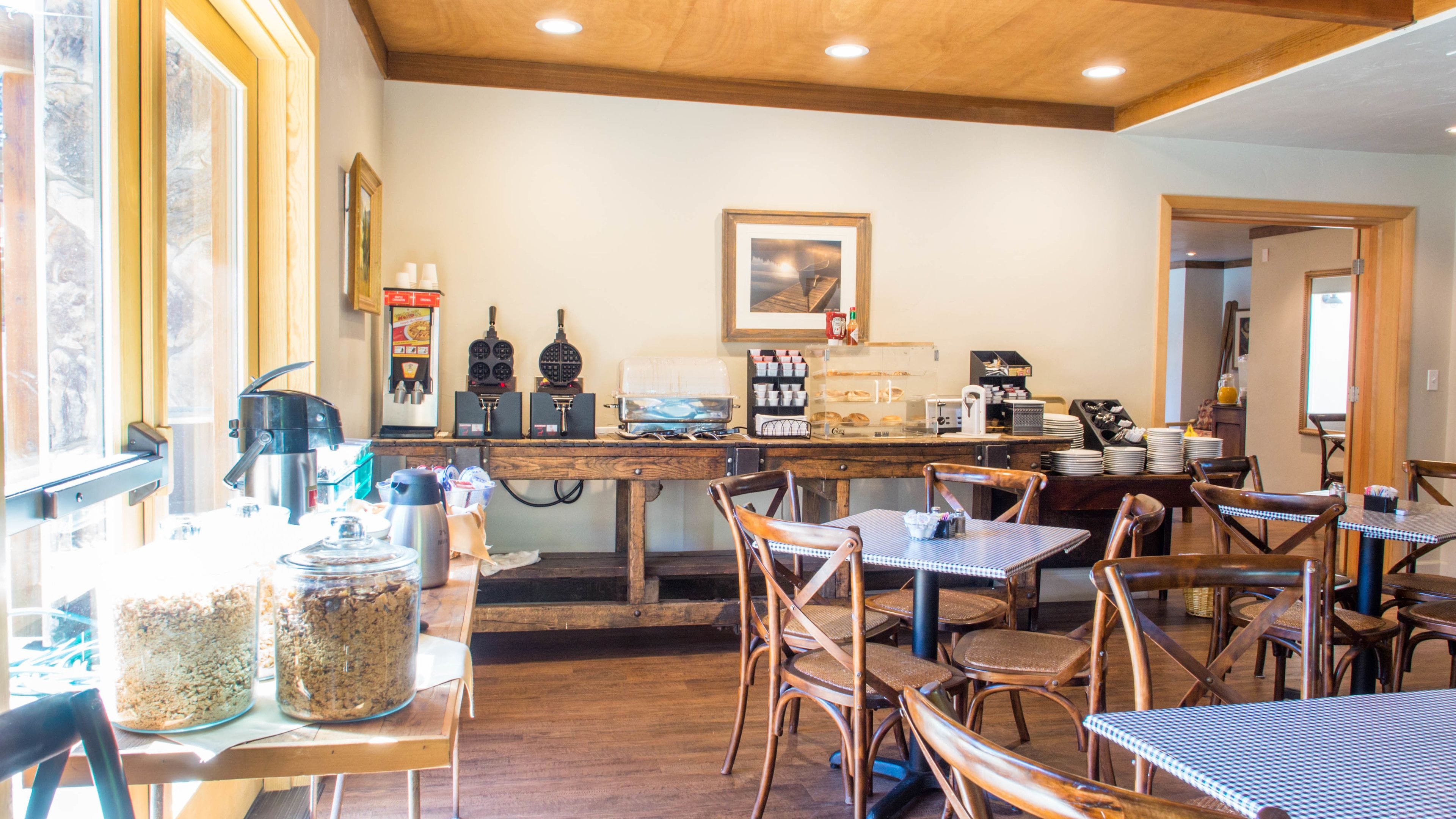 free daily full breakfast