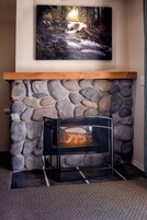 Colchones con pillow-top, escritorio y espacio para trabajar con laptop 