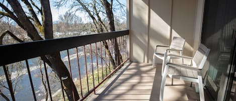 Deluxe Room, 2 Queen Beds | Balcony