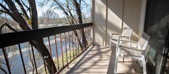 Riverside Inn