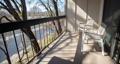 Riverside Inn