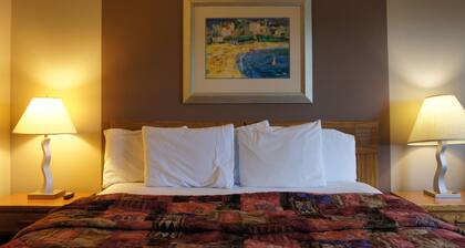 Coratel Inn and Suites Maple Grove