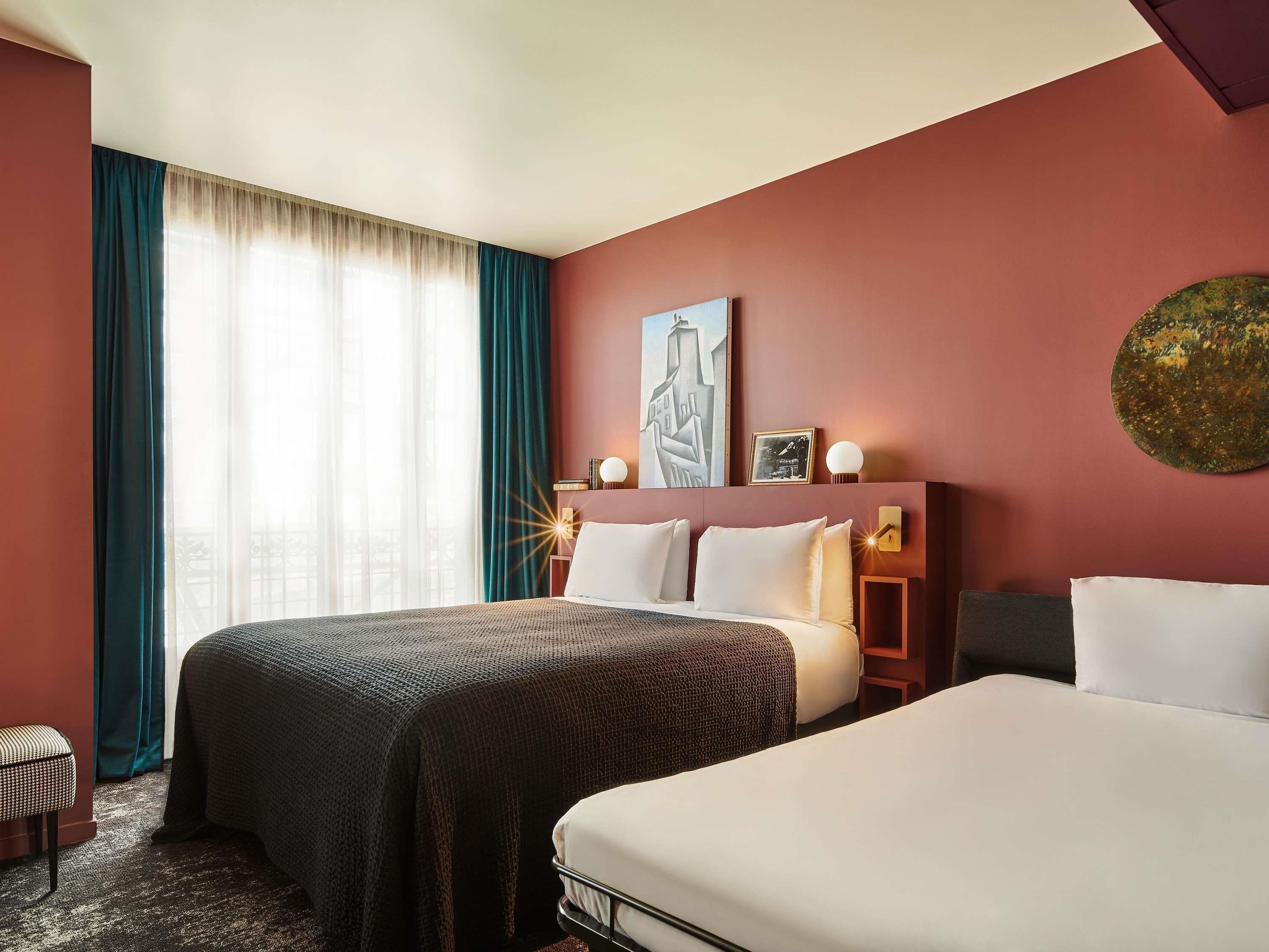 Privilege, Habitación, 1 cama matrimonial y sofá cama | Ropa de cama de alta calidad y caja de seguridad en la habitación 