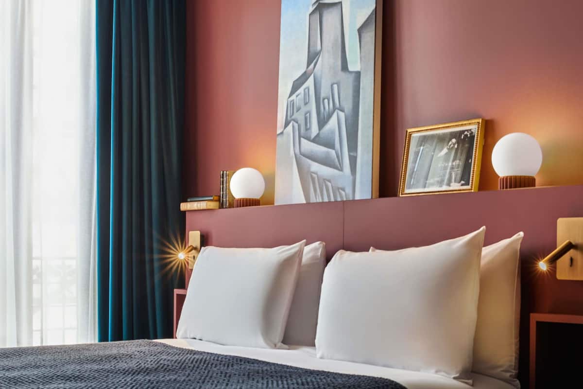 Ropa de cama de alta calidad y minibar