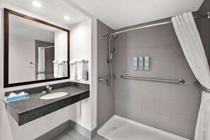 Accessible bathroom - Best Western Luxbury Inn Fort Wayne (Fort Wayne)