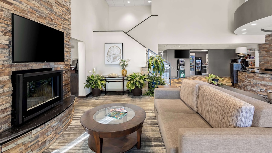 Best Western Luxbury Inn Fort Wayne