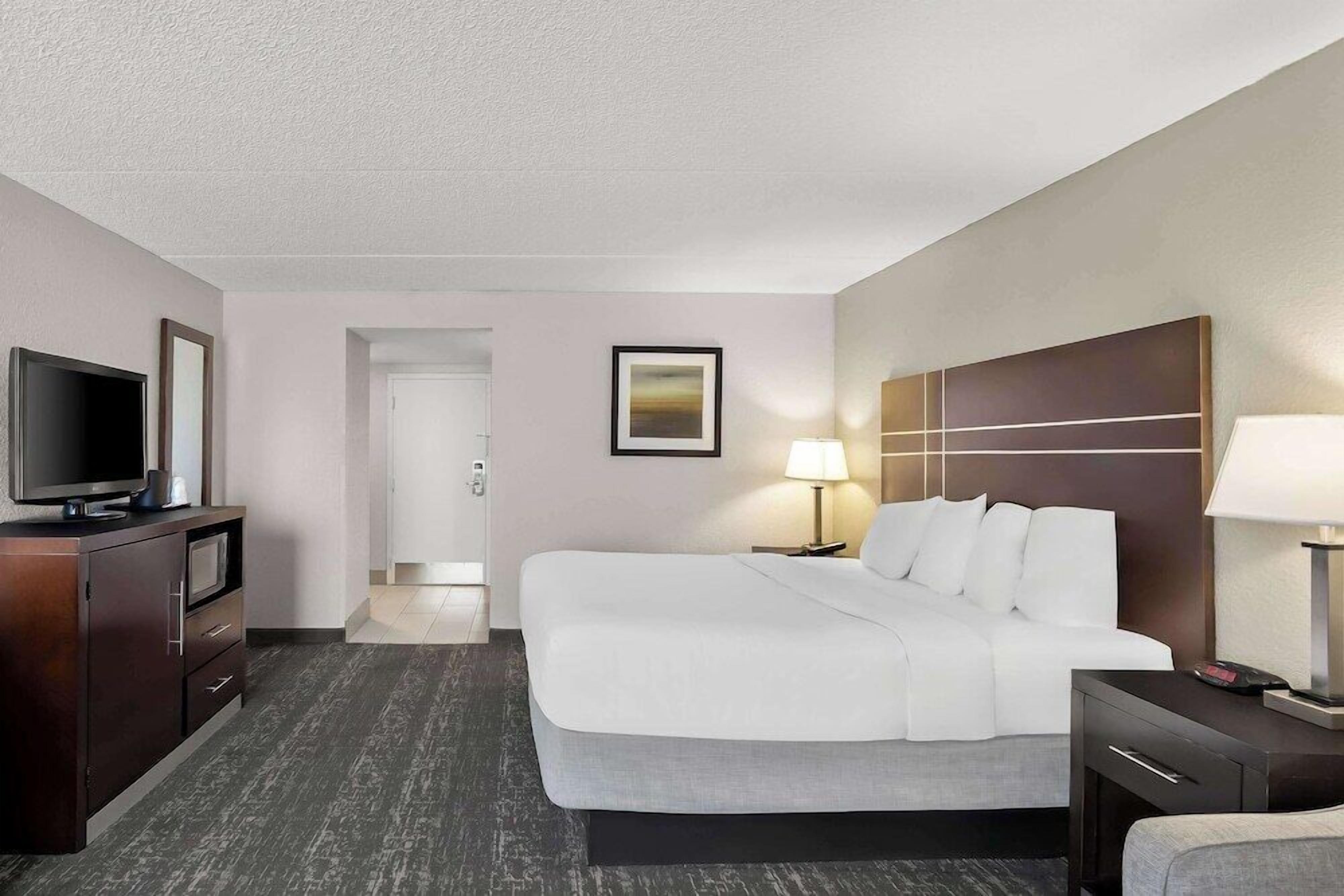 In-room safe, desk, laptop workspace, iron/ironing board
