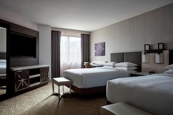 1 bedroom, premium bedding, down comforters, in-room safe at Washington Marriott Georgetown