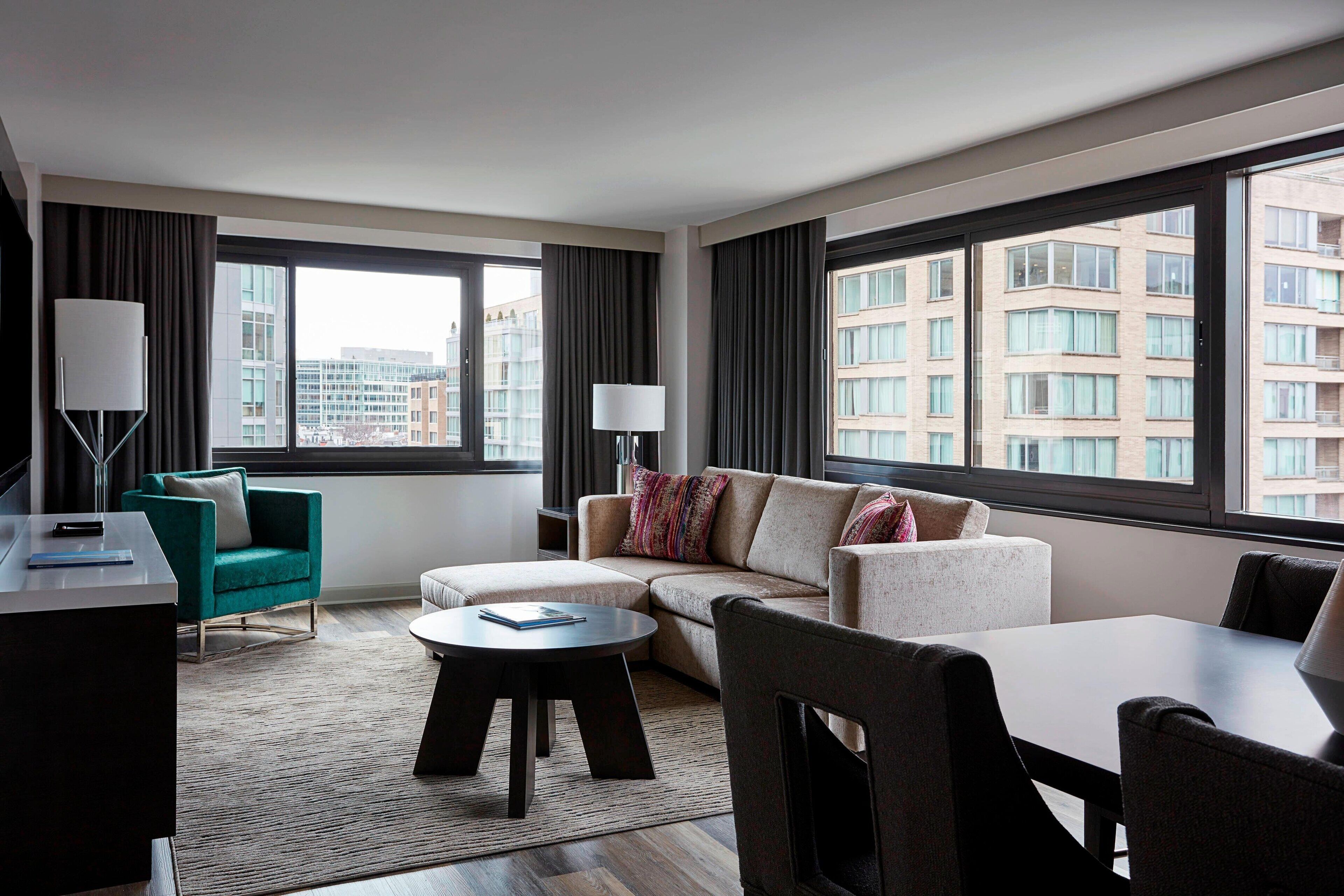 premier suite, 1 bedroom, non smoking | 1 bedroom, premium bedding, down duvets, in-room safe