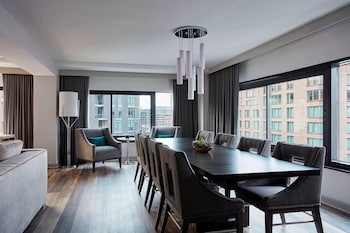 1 bedroom, premium bedding, down comforters, in-room safe at Washington Marriott Georgetown
